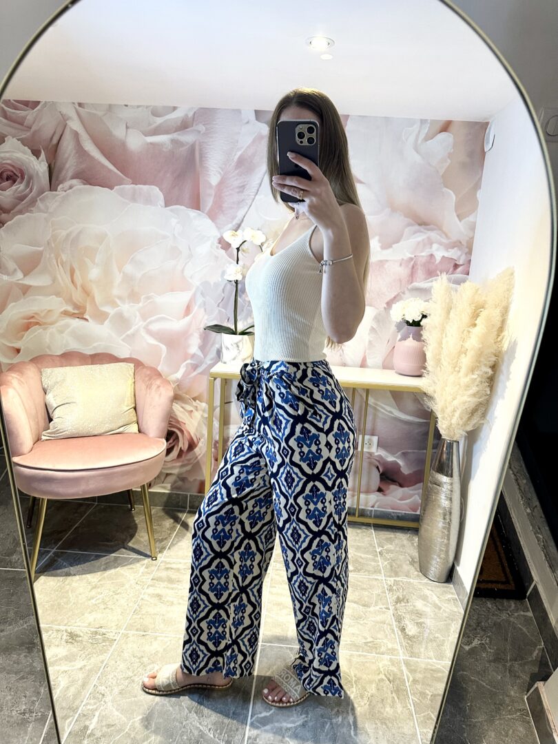 mon joli pantalon fluide bleu et crème
