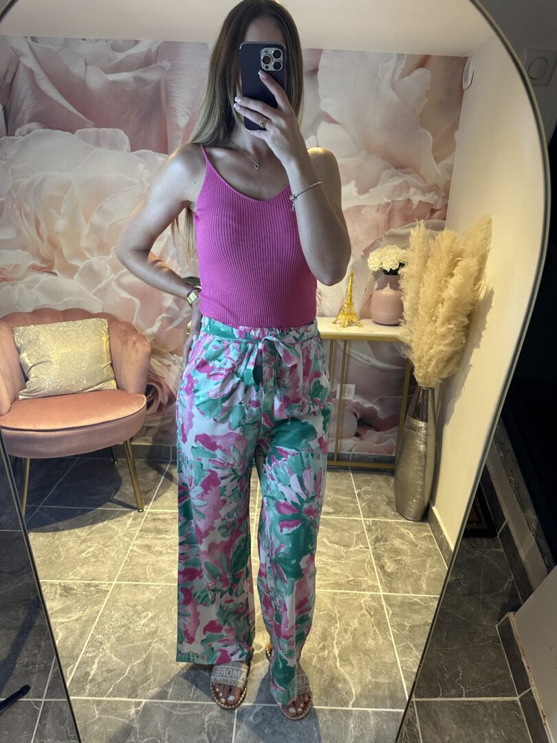 mon joli pantalon fluide vert et rose fuschia