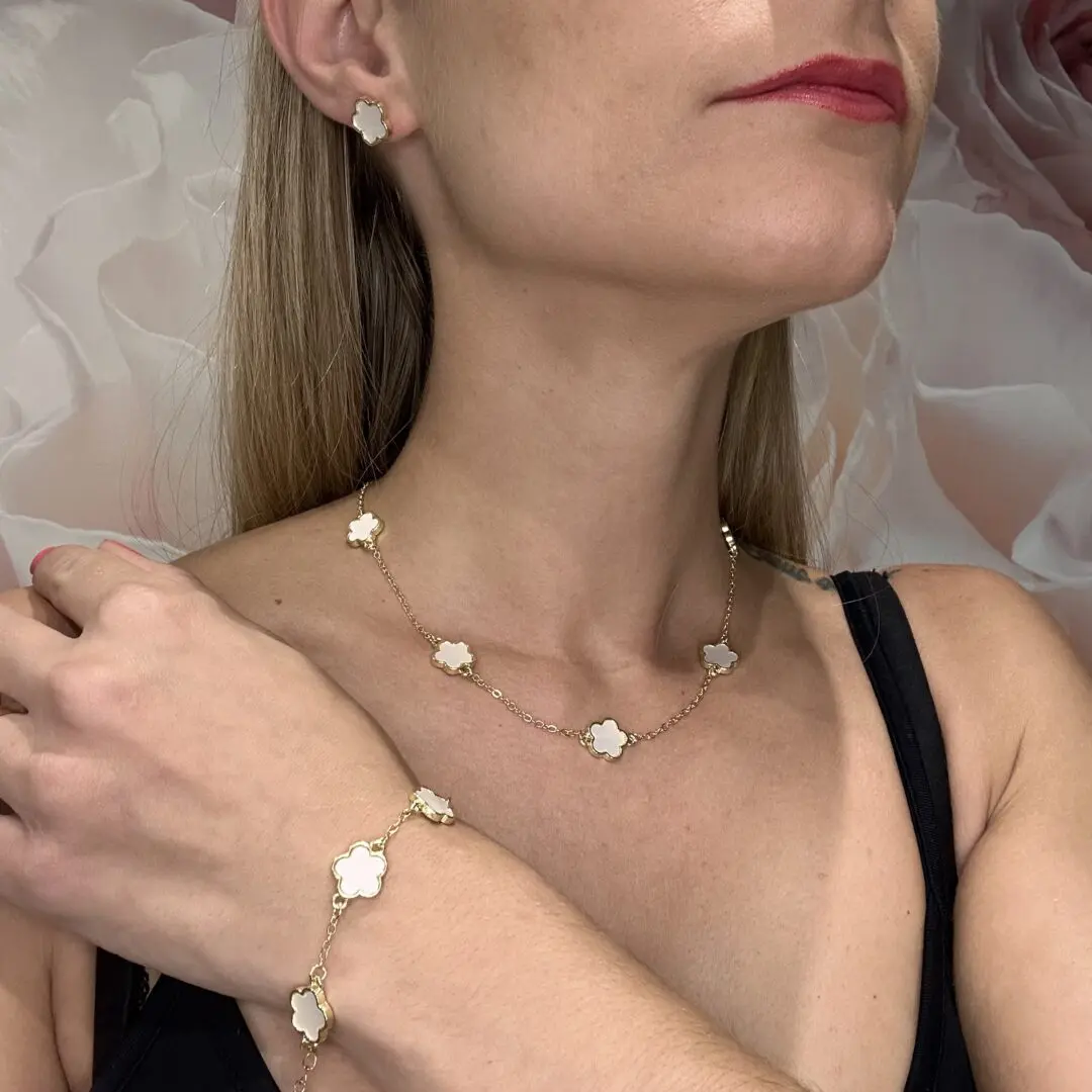 bracelet fleur blanche doré