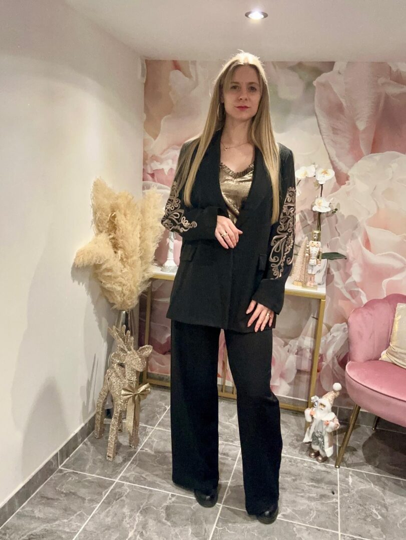 ensemble blazer noir avec broderies