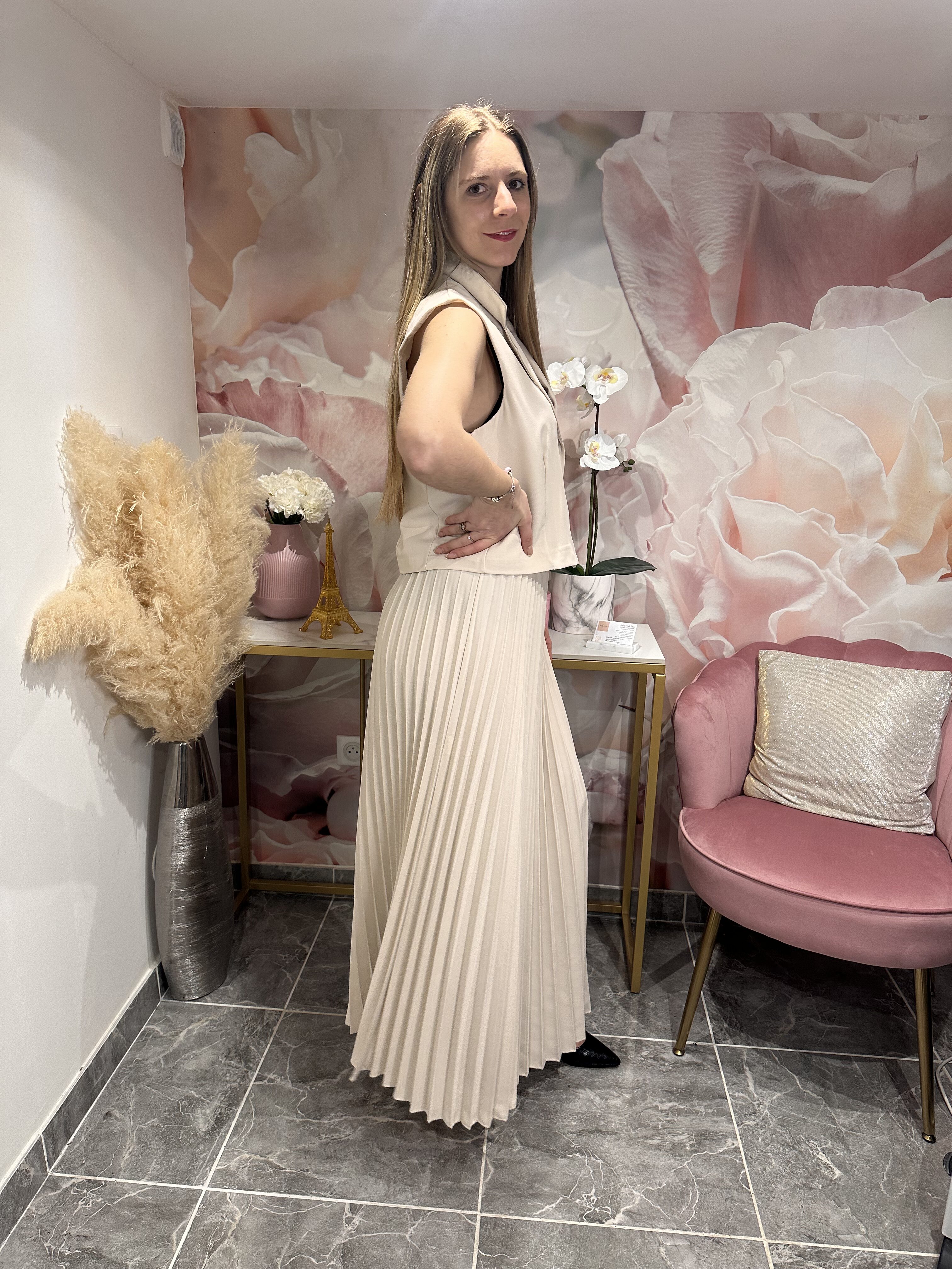 Ensemble bustier et jupe longue plissée beige – Image 2