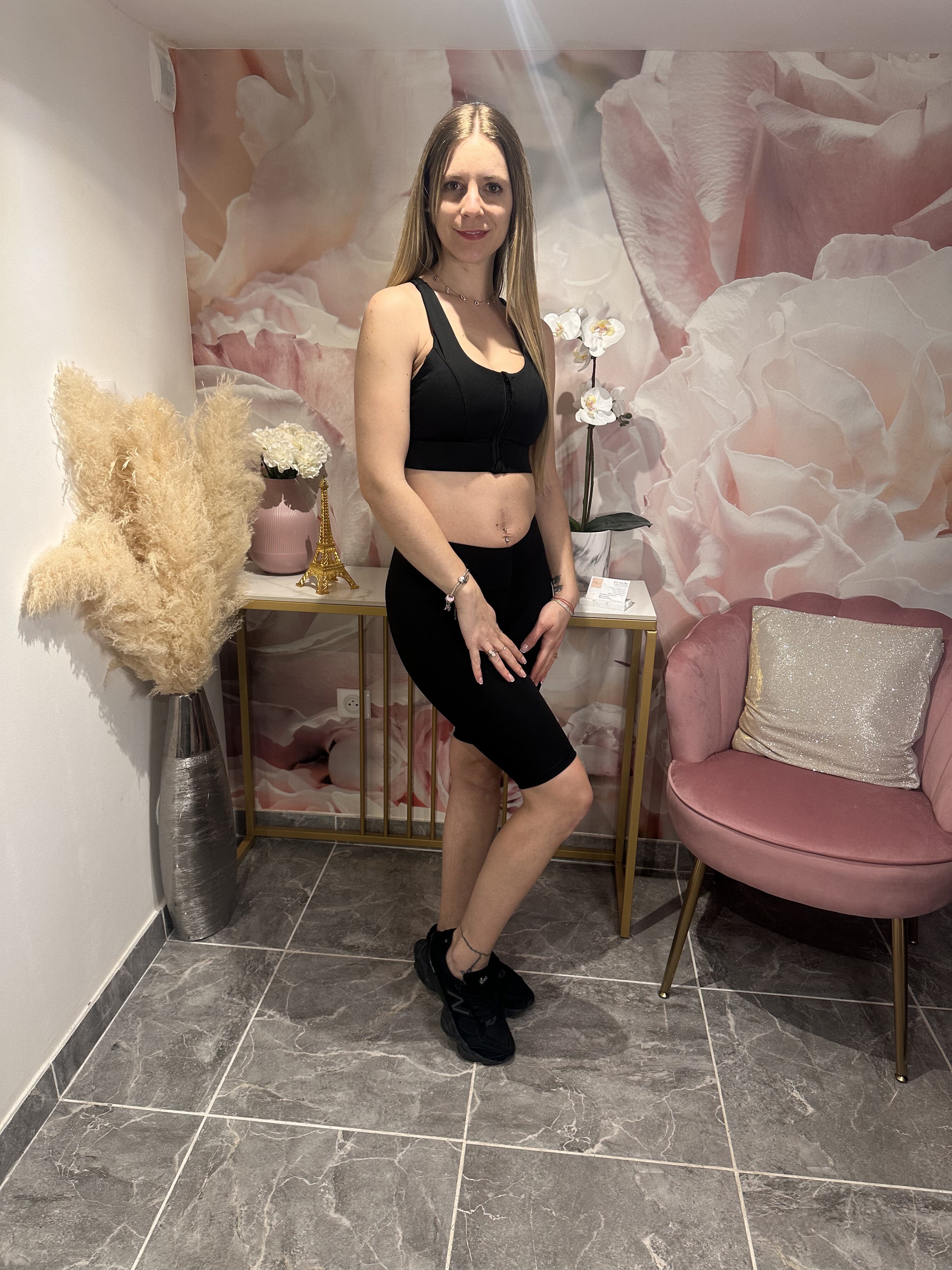 Ensemble brassière et short de sport noir – Image 2