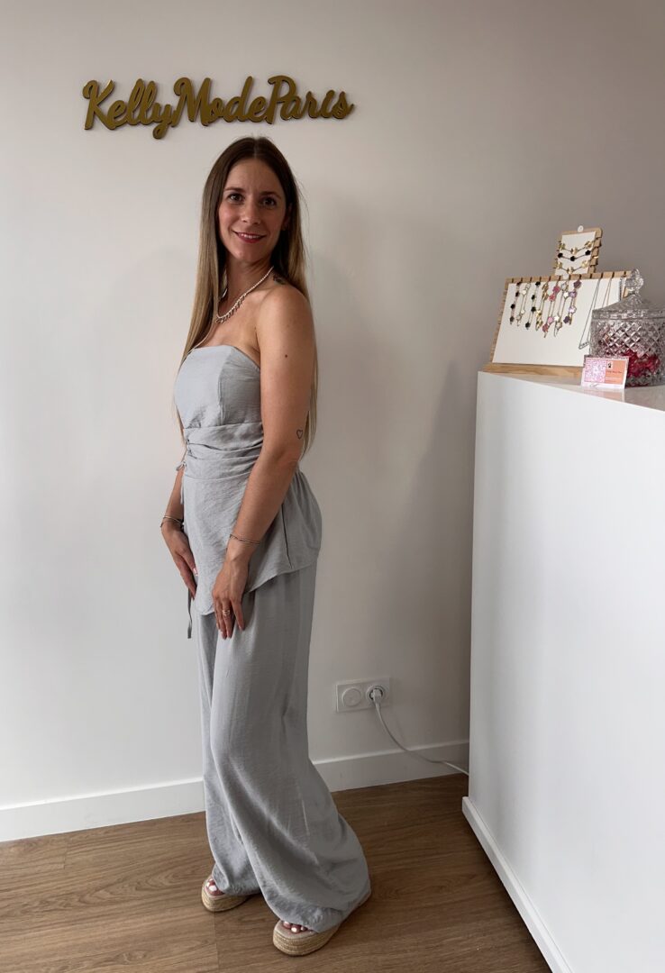 Ensemble bustier et pantalon gris perle – Image 3