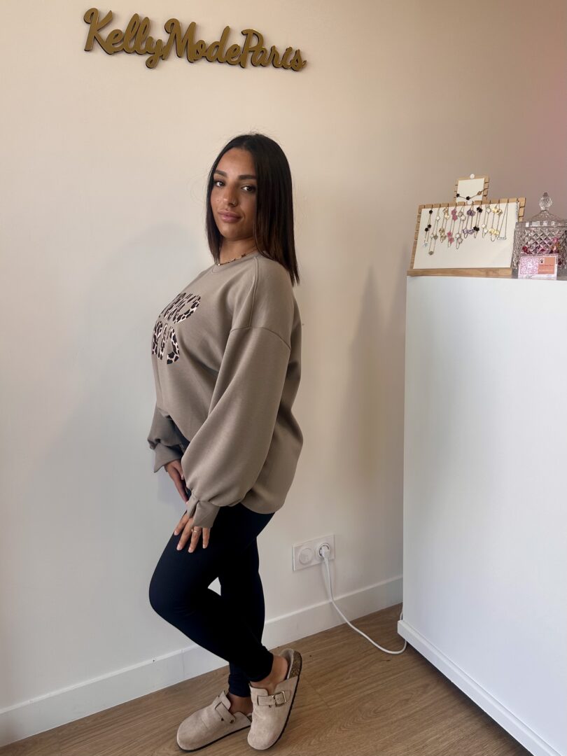 Pull beige motif Léopard – Image 3