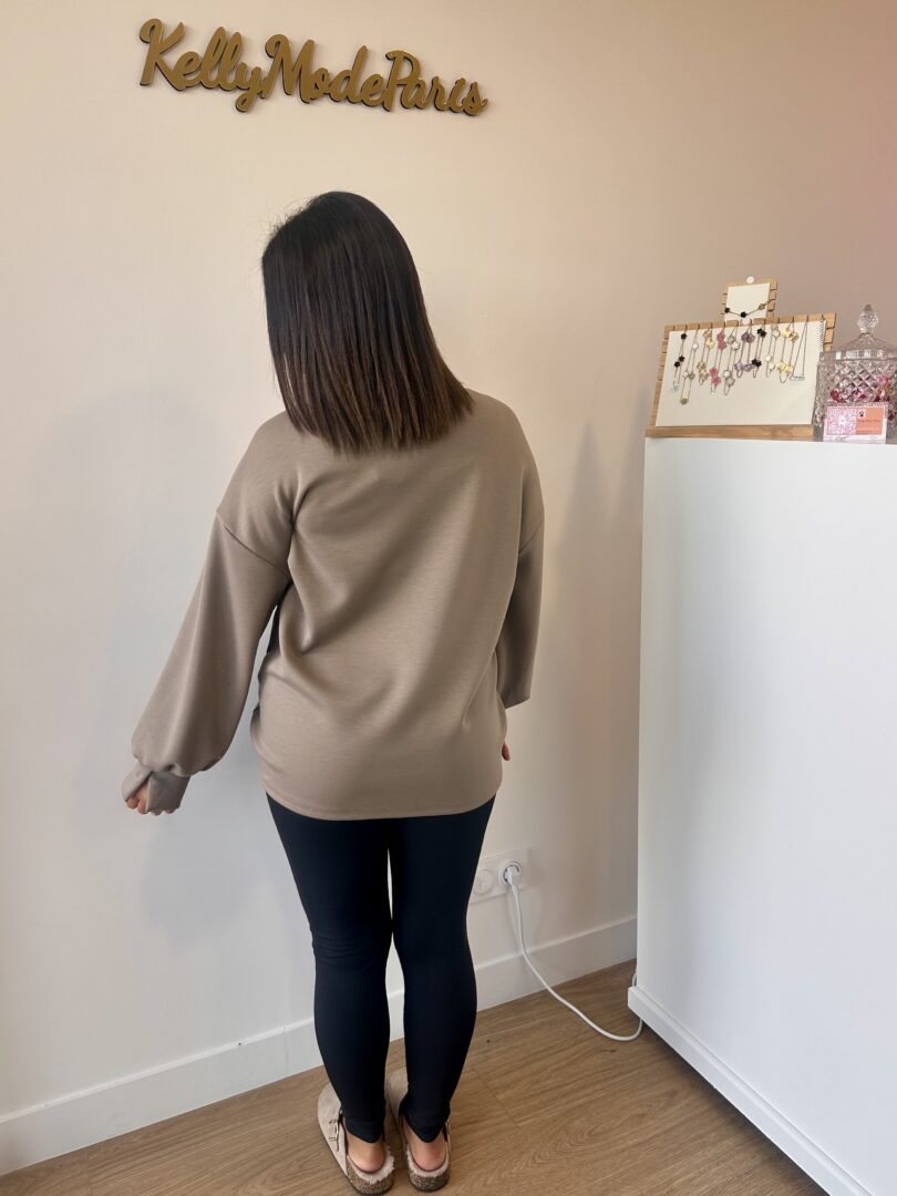 Pull beige motif Léopard – Image 4