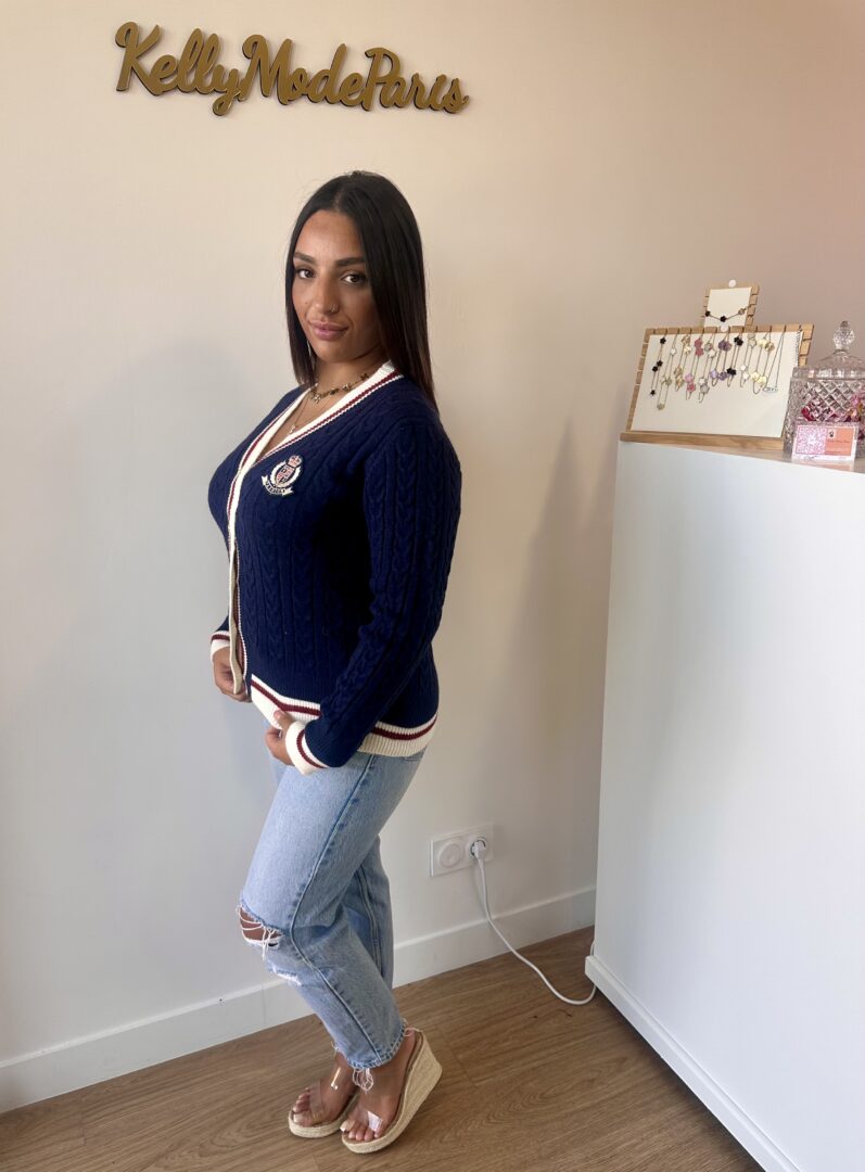 Gilet marine style écolière chic – Image 3