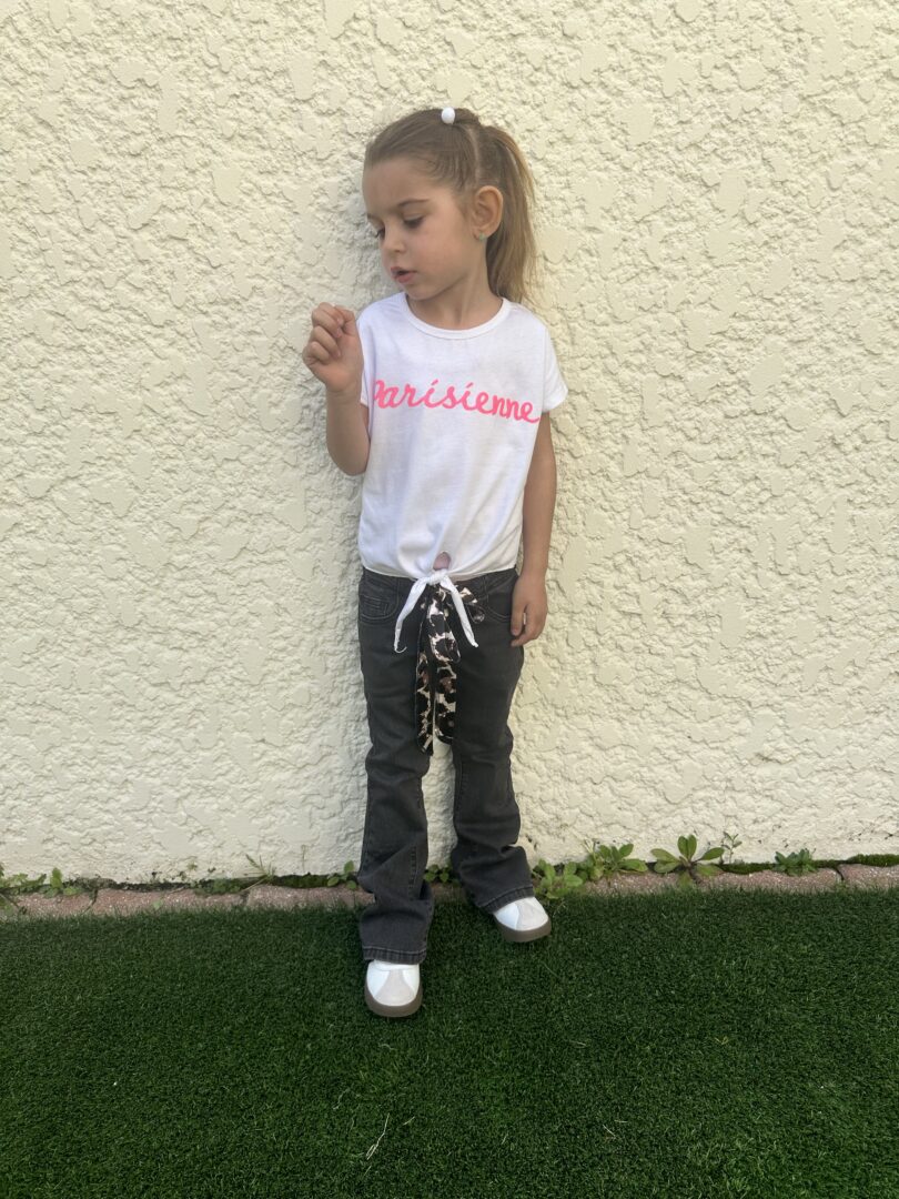 Tee-shirt blanc Parisienne Enfant – Image 2
