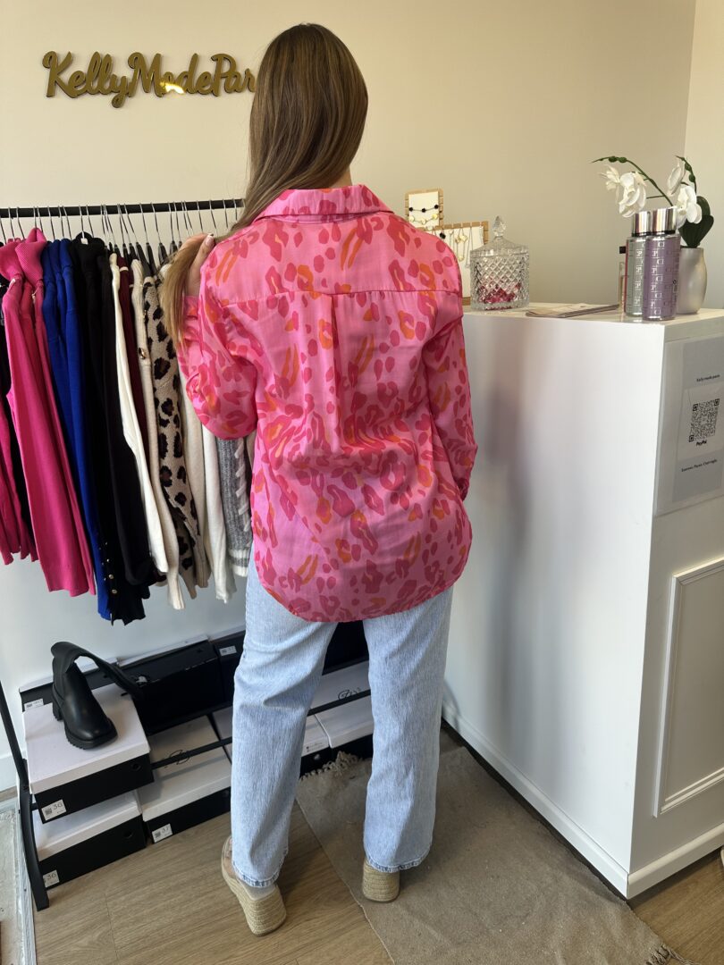 Chemise imprimée leopard rose – Image 5