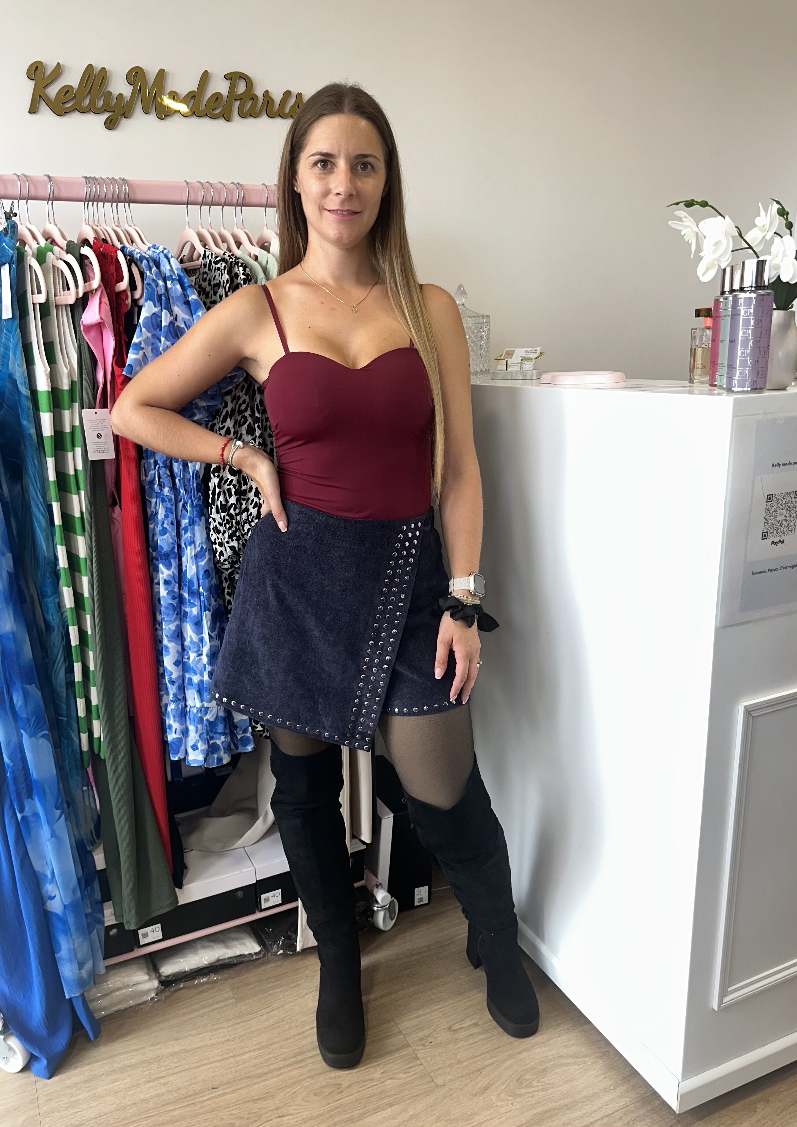 Jupe shorts marine portefeuille avec clous effet jeans en velours – Image 5