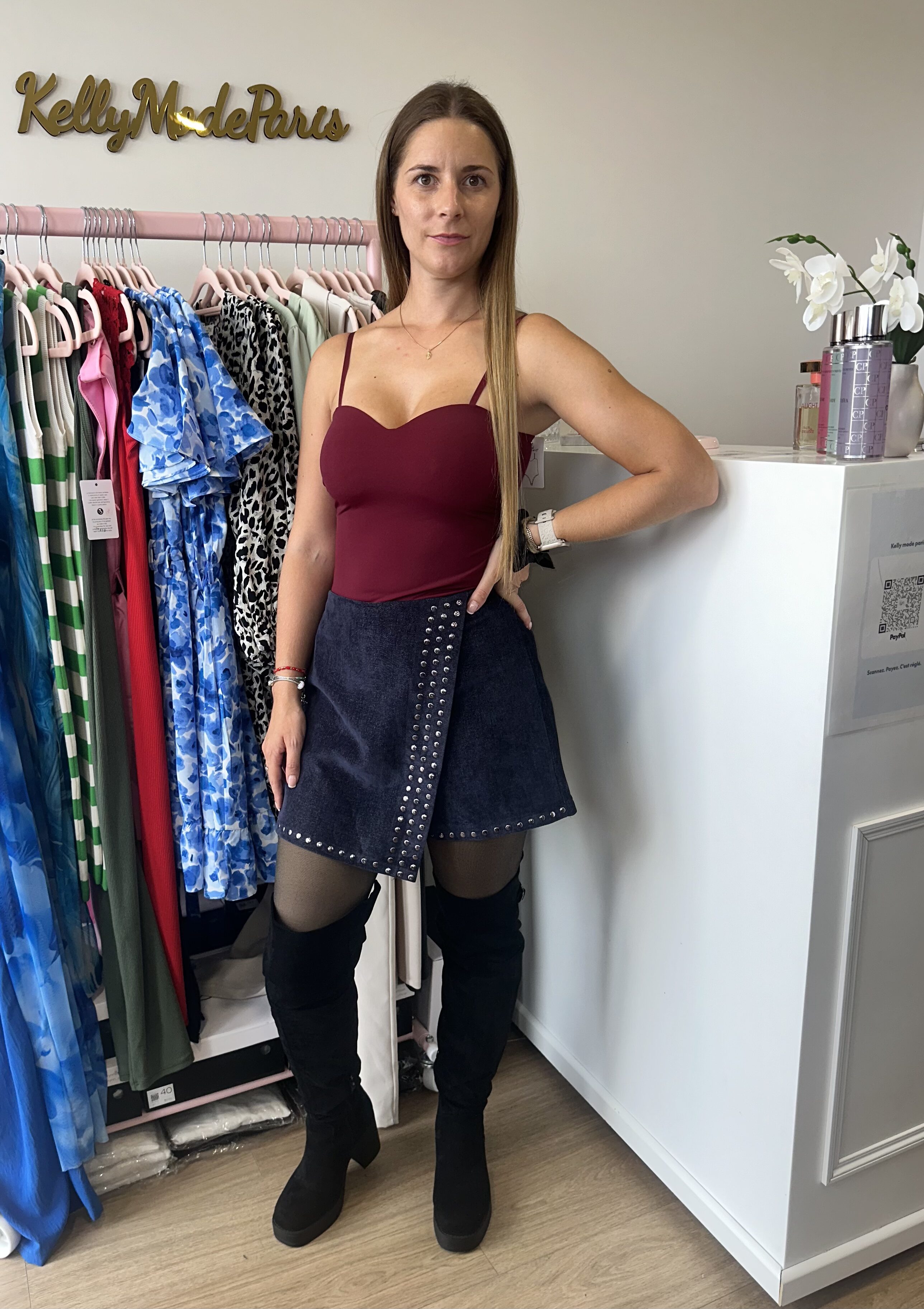 Jupe shorts marine portefeuille avec clous effet jeans en velours – Image 4