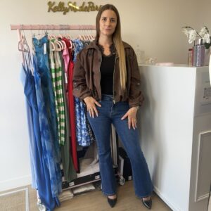 Blouson en velours chocolat aux fleurs perles noires